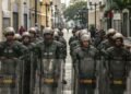 La dictadura de Maduro con miedo militariza las calles de Venezuela | Por: Gustavo Lainette