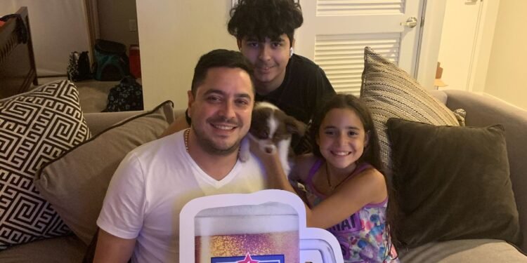 Gustavo Lainette emite emotivas palabras por el Día del Padre y comparte momentos especiales junto a sus hijos