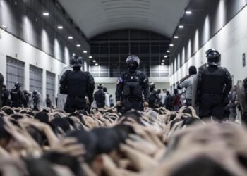 Familiares de venezolanos detenidos en El Salvador tras su liberación: “Es el fin de una pesadilla”