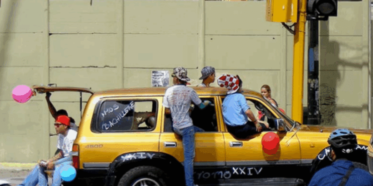 Cuál es la multa para las personas que realicen caravanas estudiantiles
