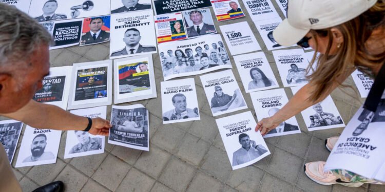 Así transcurren las protestas de Clippve en las sedes de la Nunciatura Apostólica en Venezuela y otros países