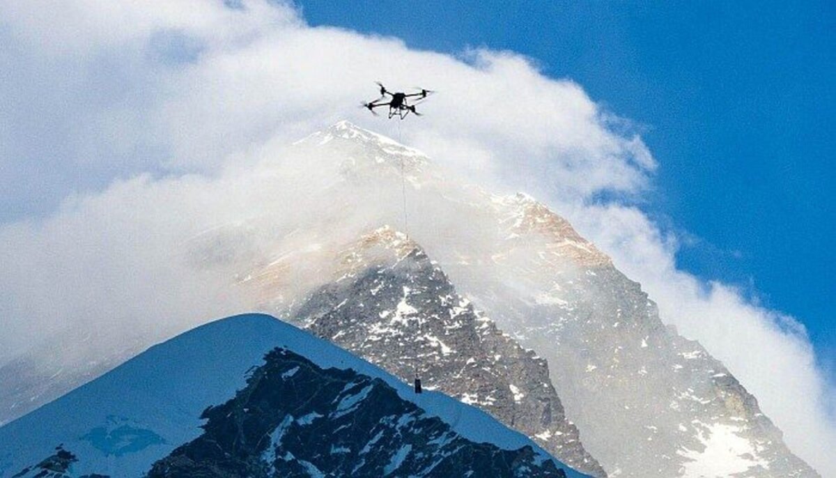 Implementan el uso de drones para limpiar la basura del monte Everest