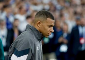 Investigan a Mbappé por donaciones económicas a cinco policías franceses 