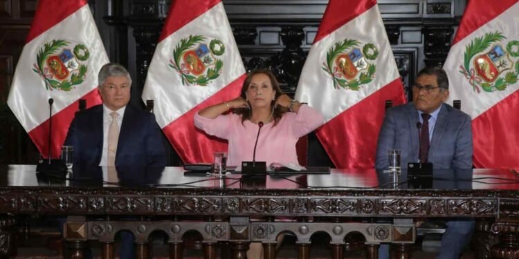 Fiscalía de Perú investiga a Dina Boluarte por financiación ilegal en campaña electoral