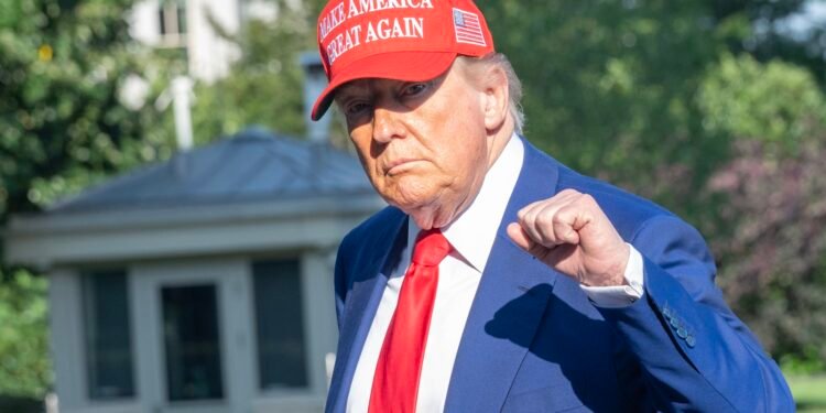20 estados demandaron a Trump por eliminar fondos de prevención de desastres