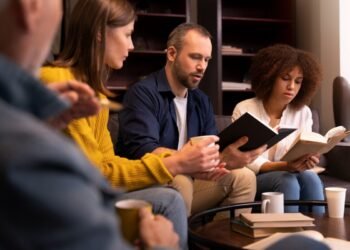 Clubes de lectura en Caracas: espacios para compartir la magia de la literatura