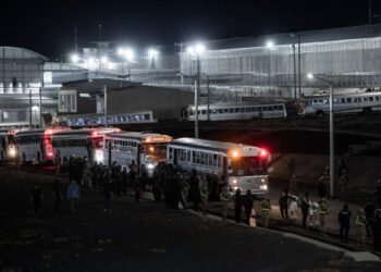 Venezolano demandó al gobierno de EE UU por haberlo enviado al Cecot