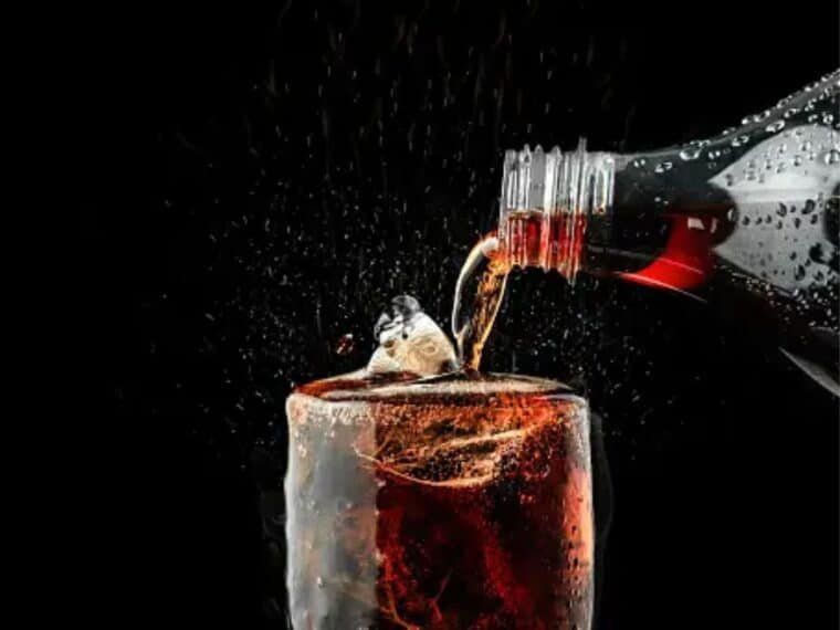 Estudio reveló que el consumo de bebidas con azúcar aumentó un 16 % desde 1990: ¿cuáles son los países que más consumen estos productos?