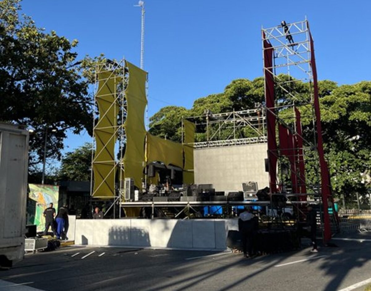 Reportaron la instalación de tarimas en varias calles de Caracas por marcha oficialista