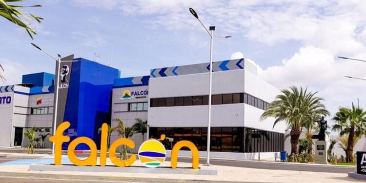 Aeropuerto de Coro reactivó sus vuelos comerciales con una ruta hacia Caracas 