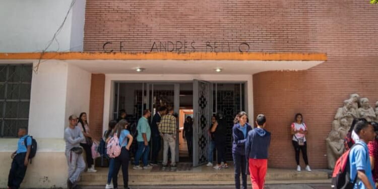 Advirtieron que más del 60 % de las instituciones educativas en Venezuela necesitan reparaciones
