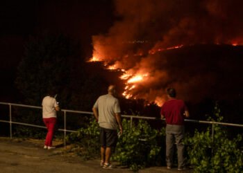 Incendios en Europa han dejado al menos 5 muertos, decenas de heridos y miles de evacuados