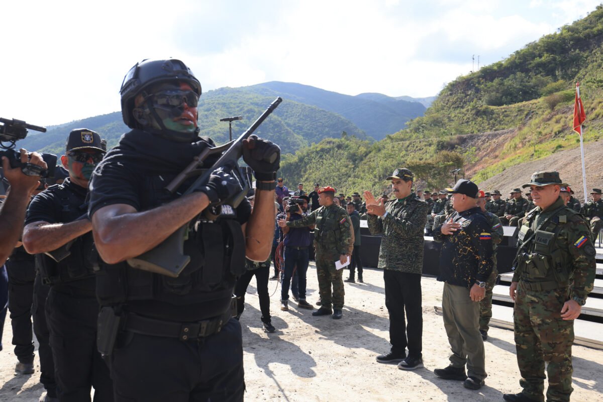 Petro ordenó militarizar la zona fronteriza con Venezuela para enfrentar a los grupos armados