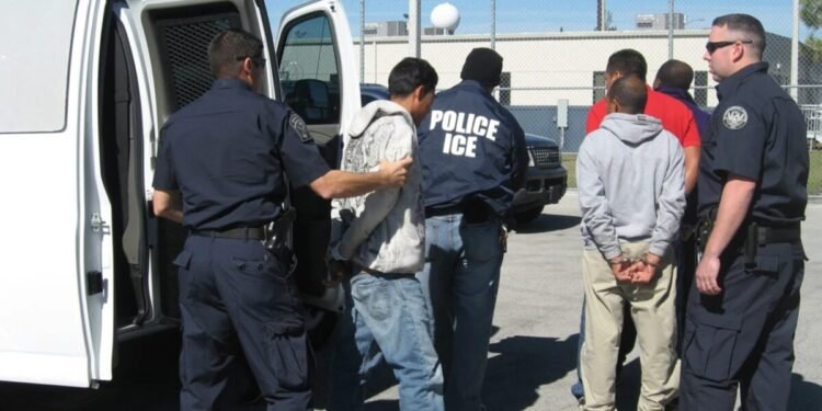 ICE detuvo a la influencer que alertaba sobre redadas migratorias en EE UU