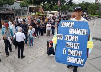En imágenes: así transcurrió la concentración en apoyo al Comité de Madres en Defensa de la Verdad en Caracas
