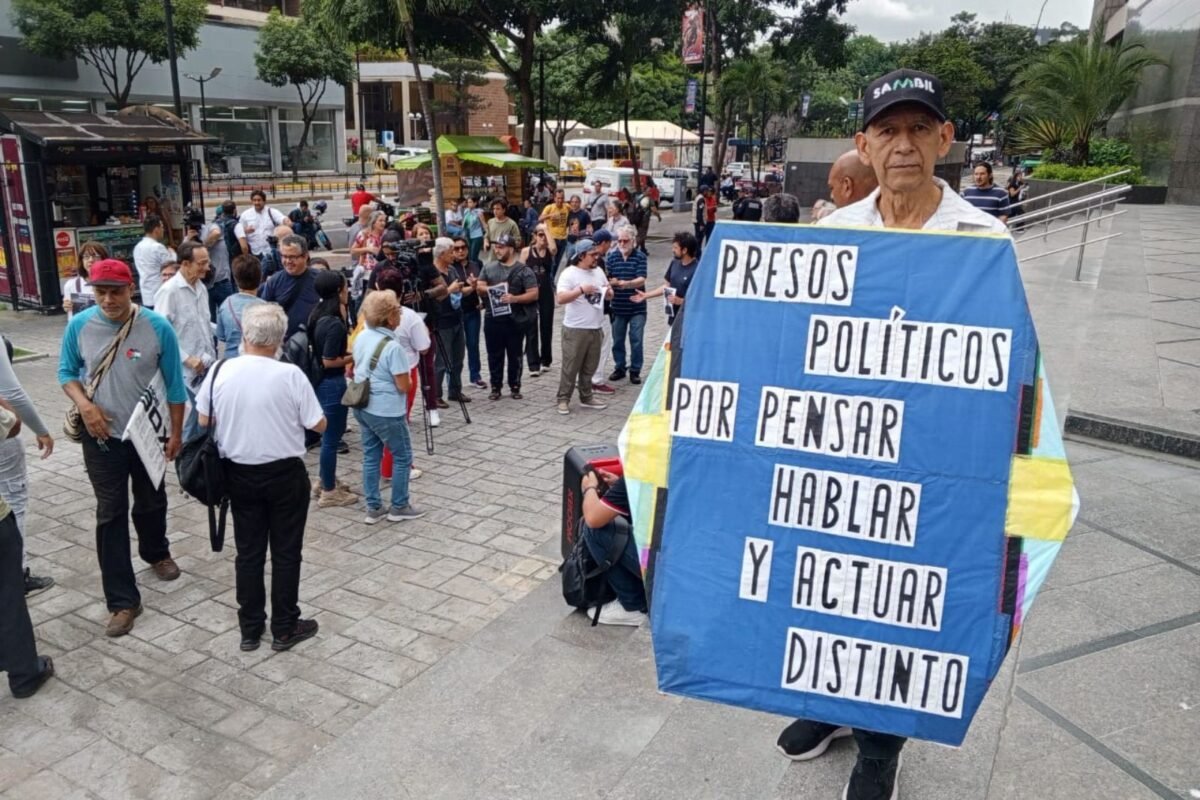 En imágenes: así transcurrió la concentración en apoyo al Comité de Madres en Defensa de la Verdad en Caracas