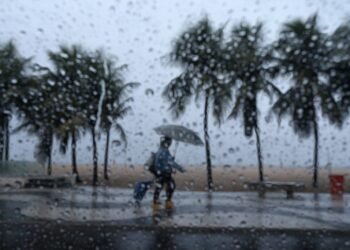 Tormenta tropical Erin se fortalece y podría convertirse en el primer huracán de la temporada