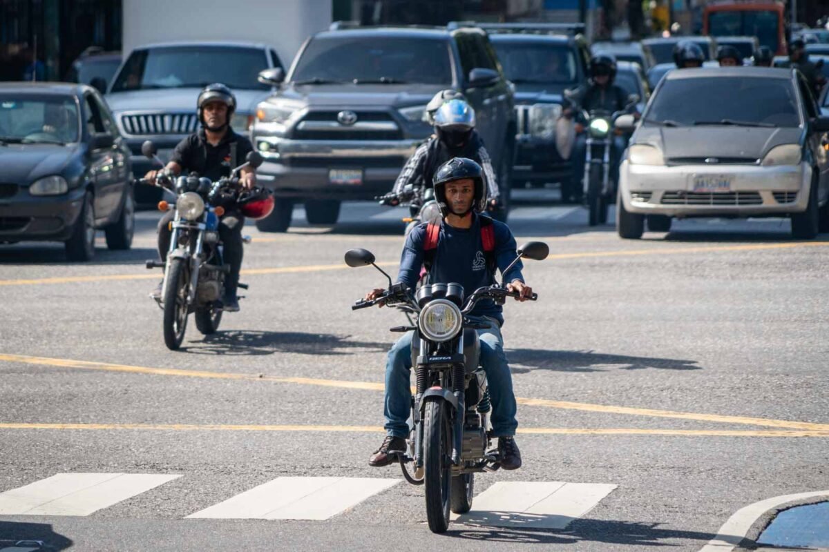 Motorizados en Caracas, motocicletas Caracas, transporte en moto Venezuela, motos en las calles de Caracas, motorizados venezolanos, fotos motorizados Caracas, El Diario, José Daniel Ramos