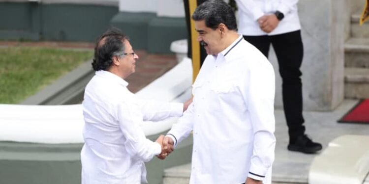 Ministro de Defensa colombiano descartó reunión con su homólogo venezolano para abordar tema de unión militar