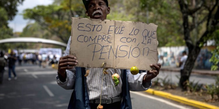 Provea considera una «burla» el salario mínimo en Venezuela de un dólar por mes