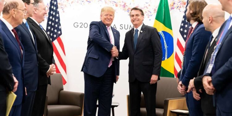 Bolsonaro, acorralado por la justicia brasileña y atado a Trump