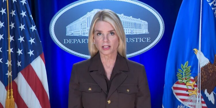 Estados Unidos eleva a 50 millones de dólares la recompensa por información para capturar a Maduro