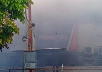Reportaron un incendio en el mercado La Cebollera de Valencia
