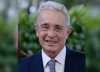La justicia ordena la libertad inmediata del expresidente Álvaro Uribe