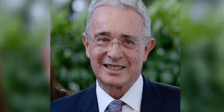 La justicia ordena la libertad inmediata del expresidente Álvaro Uribe
