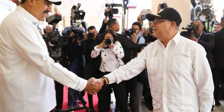 Petro redobla la militarización del lado colombiano de la frontera con Venezuela