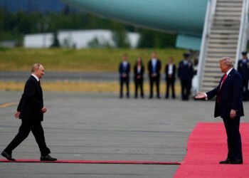 Trump exige a Zelenski que renuncie a Crimea y a la adhesión a la OTAN como condiciones para firmar la paz con Rusia