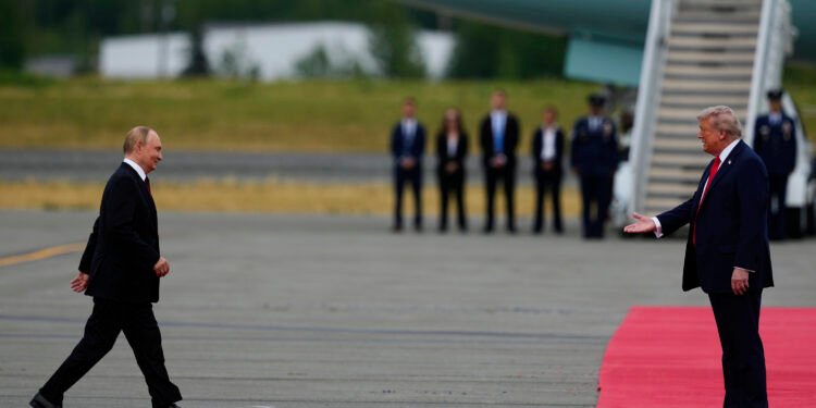 Trump exige a Zelenski que renuncie a Crimea y a la adhesión a la OTAN como condiciones para firmar la paz con Rusia