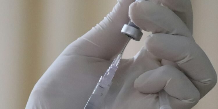 Venezuela recibió 226 mil dosis de vacunas contra la fiebre amarilla provenientes de Rusia