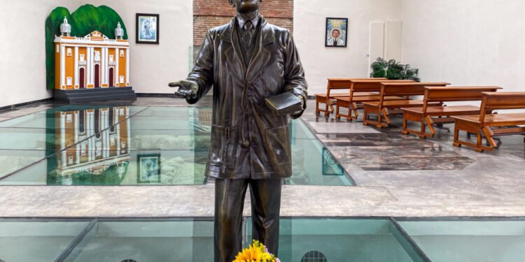 Museo del Libro Venezolano exhibirá dos obras escritas por José Gregorio Hernández