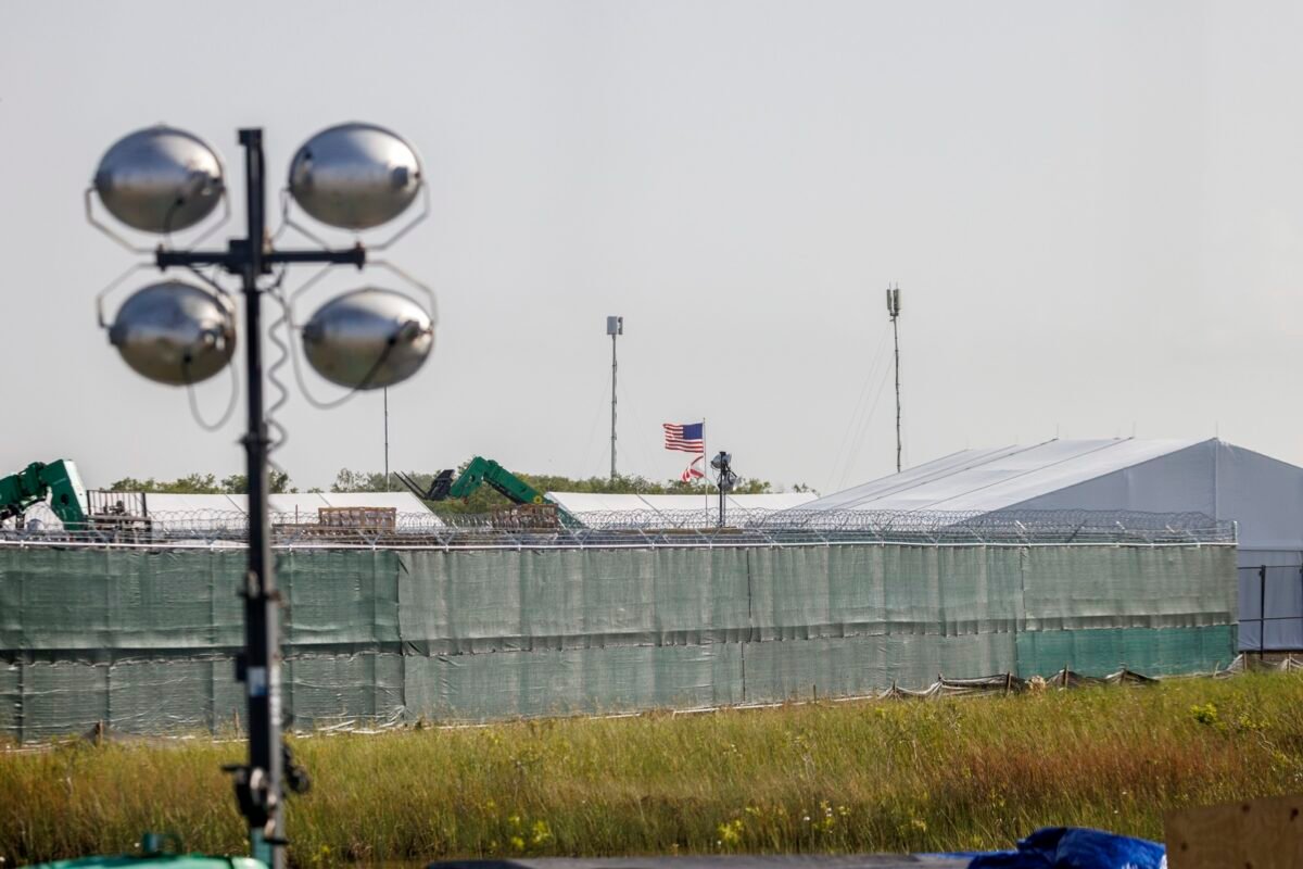 “La única opción que te dan es la deportación”: migrantes denunciaron las condiciones en Alligator Alcatraz