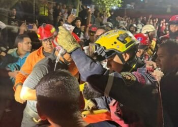 Una persona murió y cuatro resultaron heridas tras el colapso de una vivienda en Cotiza
