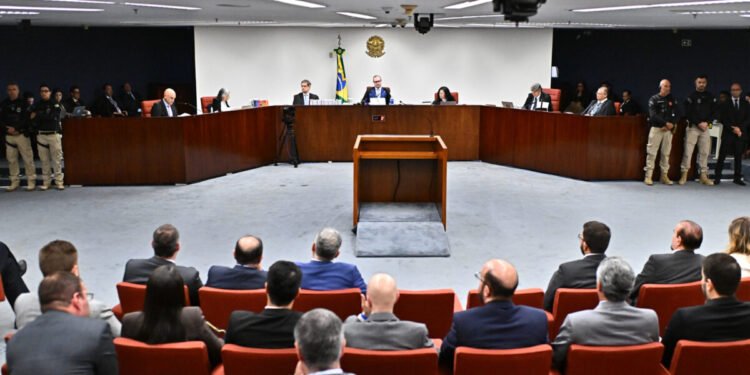 El juez relator declaró a Bolsonaro culpable de atentar contra el régimen democrático