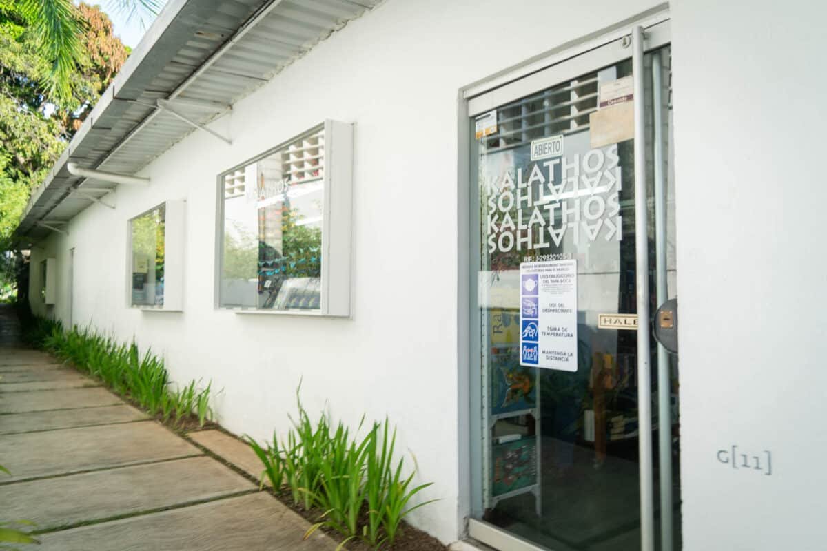 Librerías en Caracas, Libros en Caracas, Libros independientes, Libros venezolanos, Rutas literarias Caracas, Cultura literaria en Caracas, Tiendas de libros en Caracas, Lugares para comprar libros en Caracas, Librerías históricas Caracas, Explorando la escena literaria de Caracas, Joyas literarias en Caracas, Rincones literarios en la ciudad, Comunidad de lectores en Caracas, Libros raros Caracas, Actividades literarias Caracas, Eventos literarios en Caracas, Literatura venezolana contemporánea, Libros recomendados Caracas, Bibliotecas independientes Caracas, Caracas literaria: un recorrido por librerías