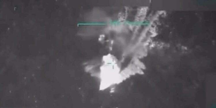 Trinidad y Tobago anunció que deportará a al menos 200 migrantes venezolanos detenidos en ese país