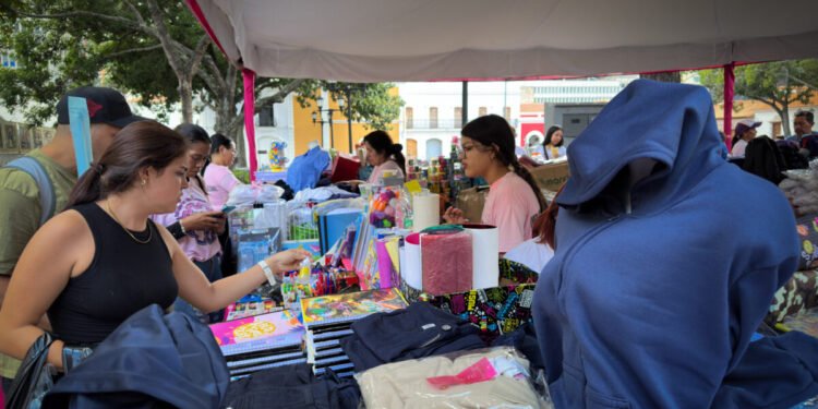 La Sundde realiza operativo nacional en ferias escolares, librerías y ventas de uniformes