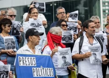 HRW advirtió que decenas de presos políticos en Venezuela tienen meses incomunicados