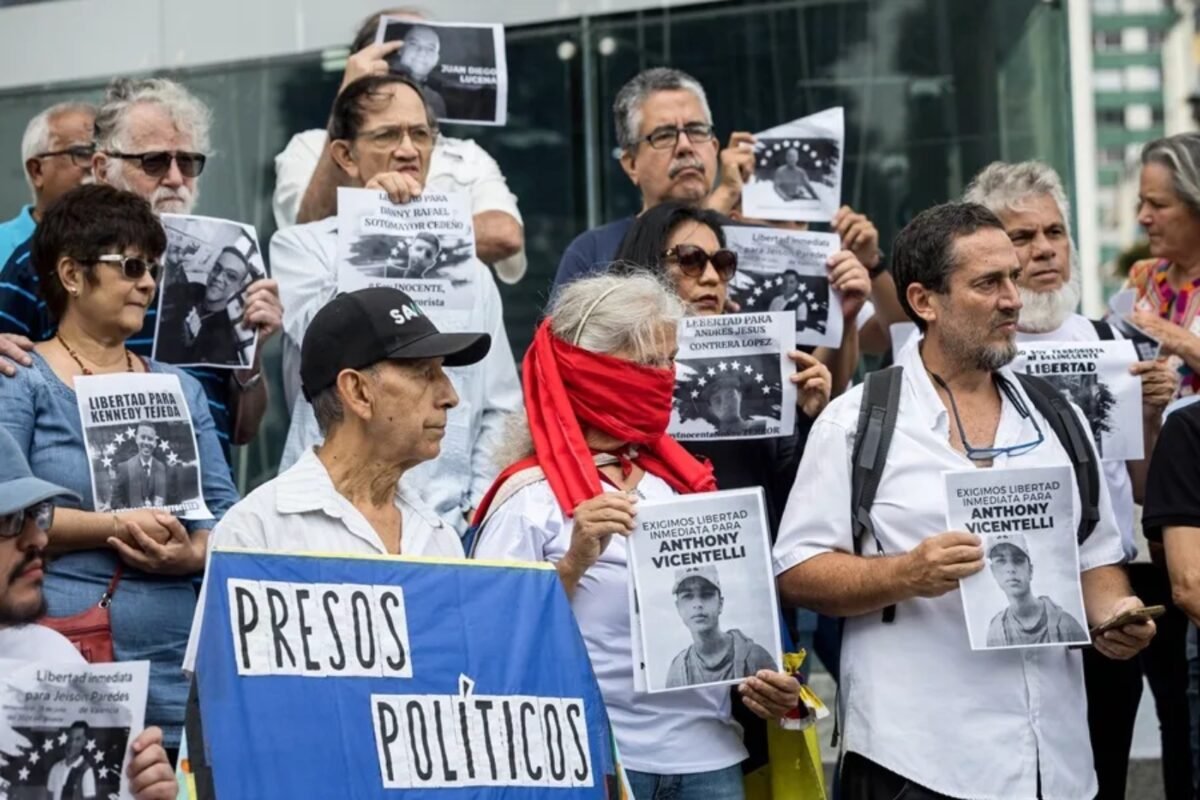 HRW advirtió que decenas de presos políticos en Venezuela tienen meses incomunicados Borrador automático