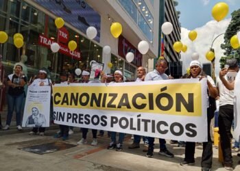 Familiares de presos políticos en Venezuela pidieron al papa León XIV abogar por su liberación inmediata