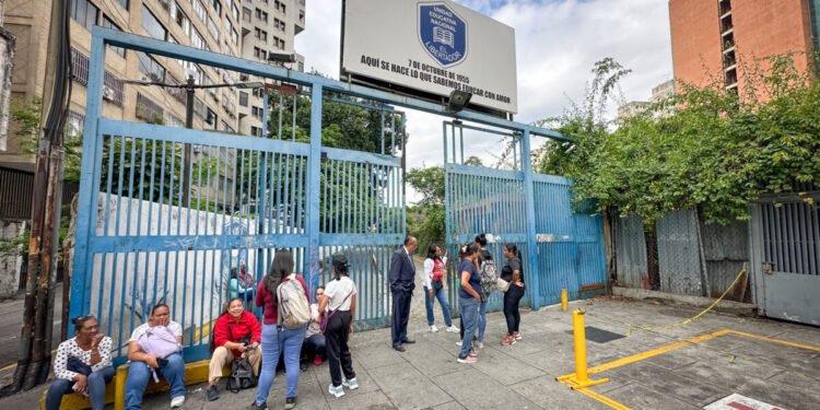 ¿El ministro de Educación dijo que las tareas escolares pueden ser un factor de violencia en el hogar?