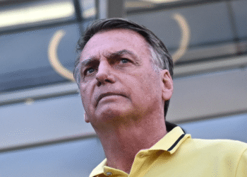Bolsonaro alega problemas de salud para ausentarse del juicio por golpismo