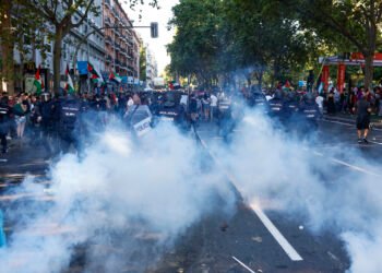 En imágenes: la Vuelta a España terminó entre disturbios de manifestantes propalestinos