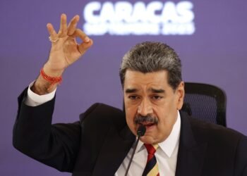 Cabello advierte a María Corina Machado: “Si nos aprietan, nosotros la apretamos a ella”