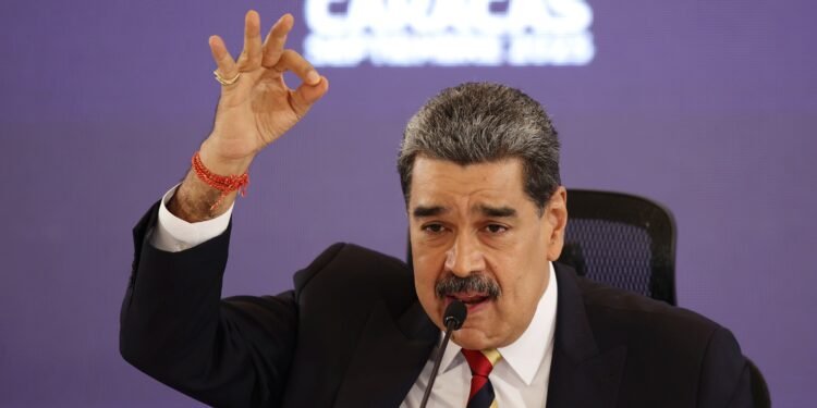 Cabello advierte a María Corina Machado: “Si nos aprietan, nosotros la apretamos a ella”