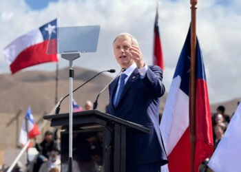 Chile enfrenta una elección presidencial polarizada entre Kast, de la ultraderecha, y Jara, militante comunista