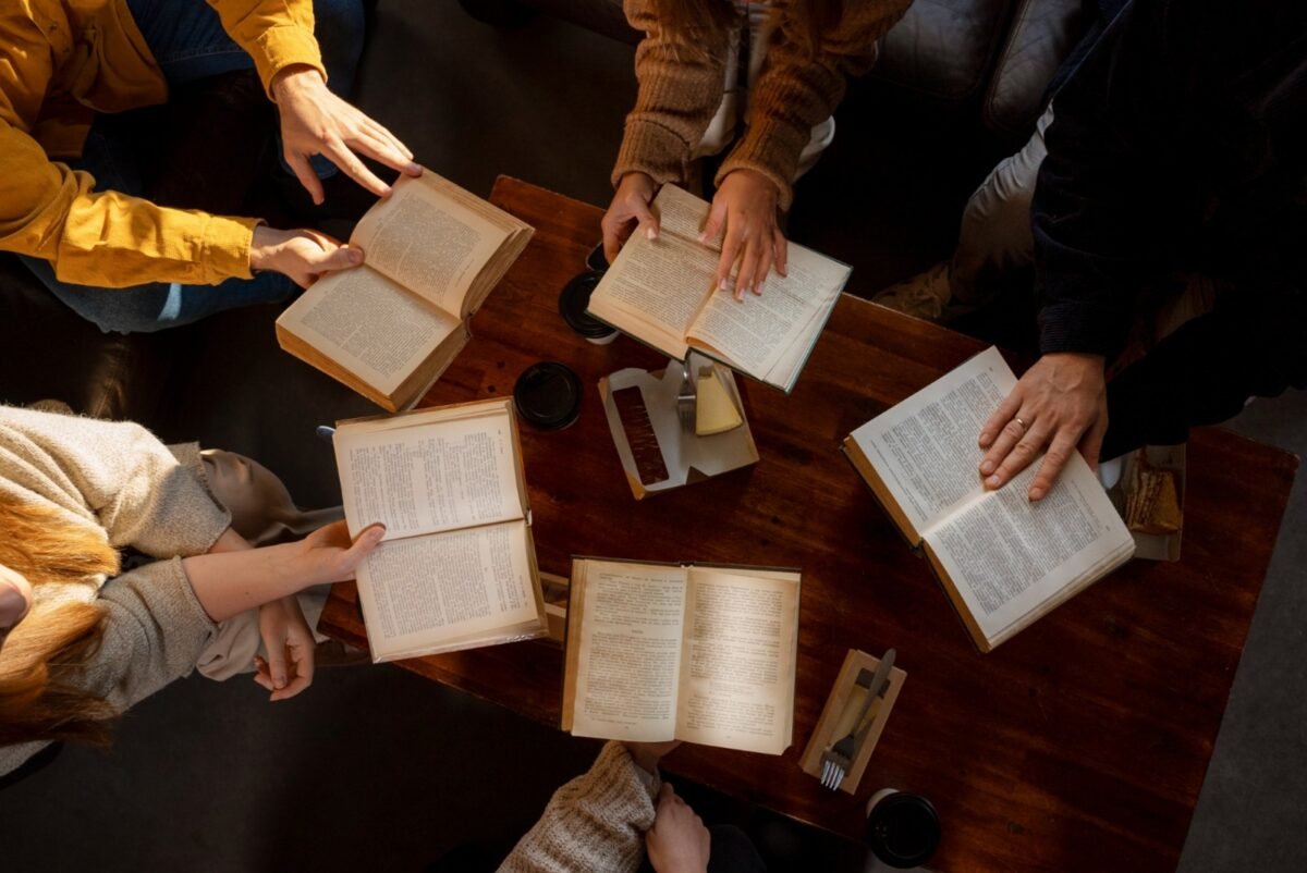 Clubes de lectura en Caracas: espacios para compartir la magia de la literatura